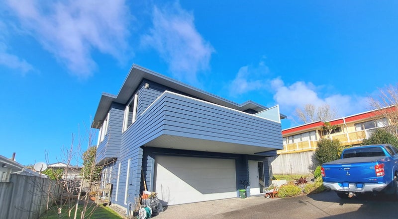 14A Bank Street, Hillcrest, Auckland - Carousel 1