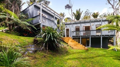 65 Warner Park Avenue, Laingholm, Auckland - Carousel 1