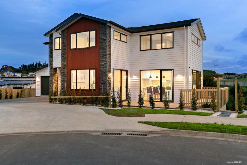 8 Caldwell Place, Pinehill, Auckland - Carousel 1