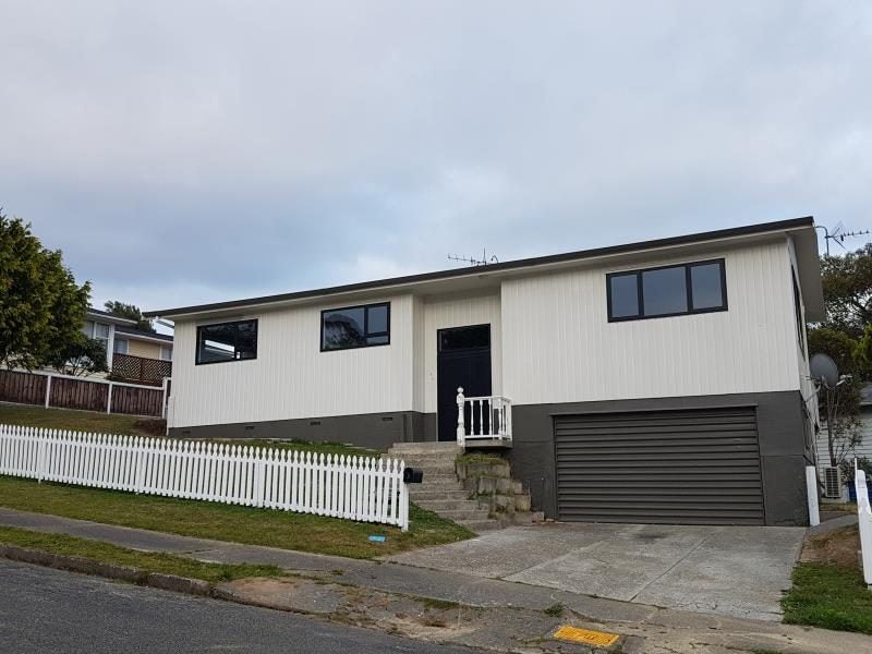 2 Quinn Grove, Ranui, Porirua - Carousel 1