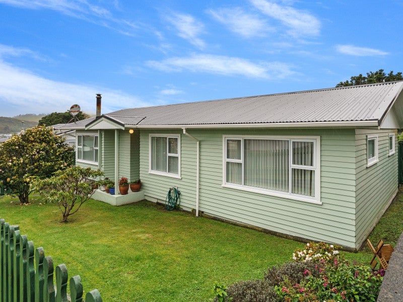 419 Warspite Avenue, Ascot Park, Porirua - Carousel 1