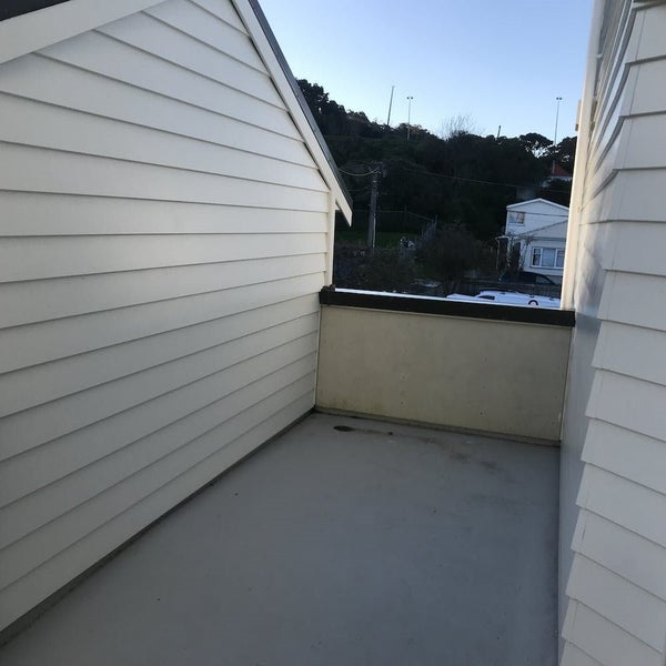 B17/13 palm GR, BERHAMPORE, WELLINGTON - Carousel 2