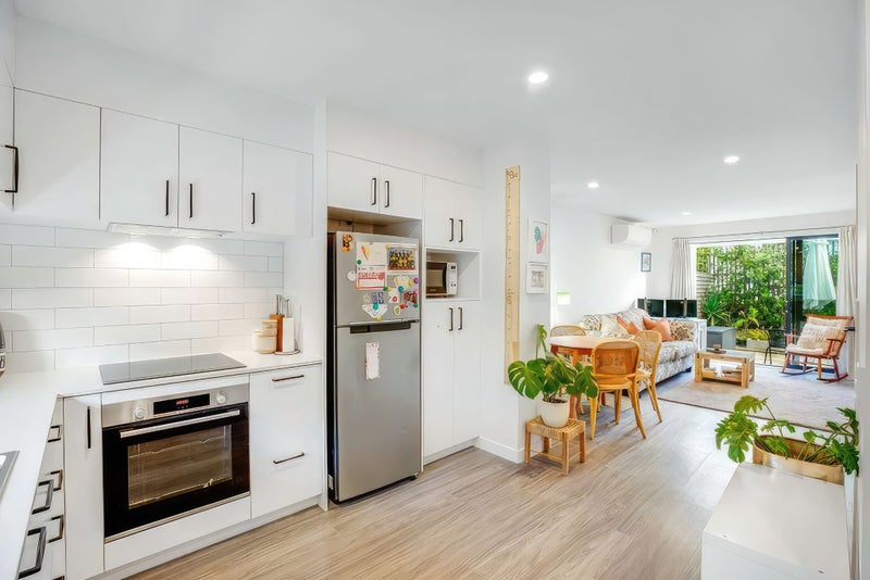 2D Ellen Avenue, Hillcrest, Auckland - Carousel 1