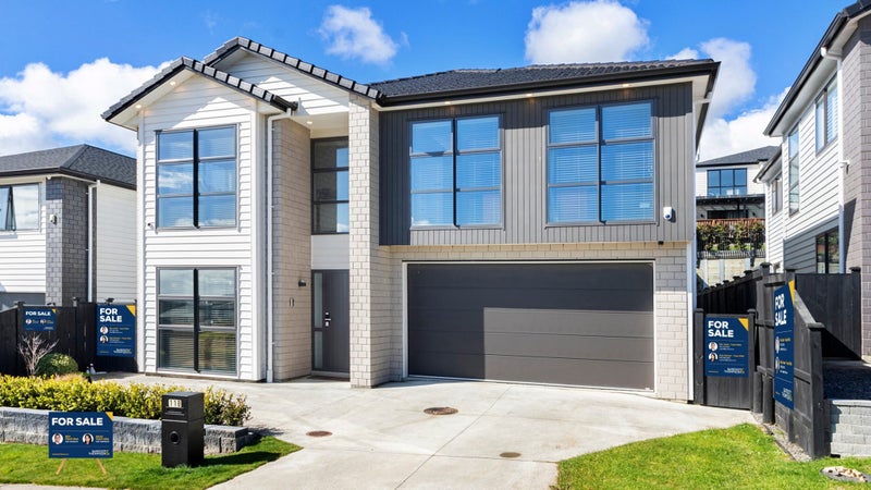 118 McQuoids Road, Flat Bush, Auckland - Carousel 1