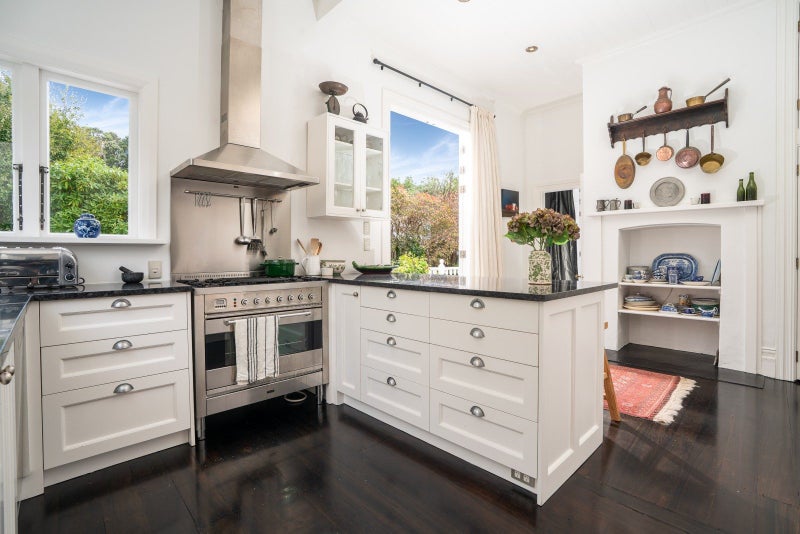 165 Karori Road, Karori, Wellington - Carousel 2