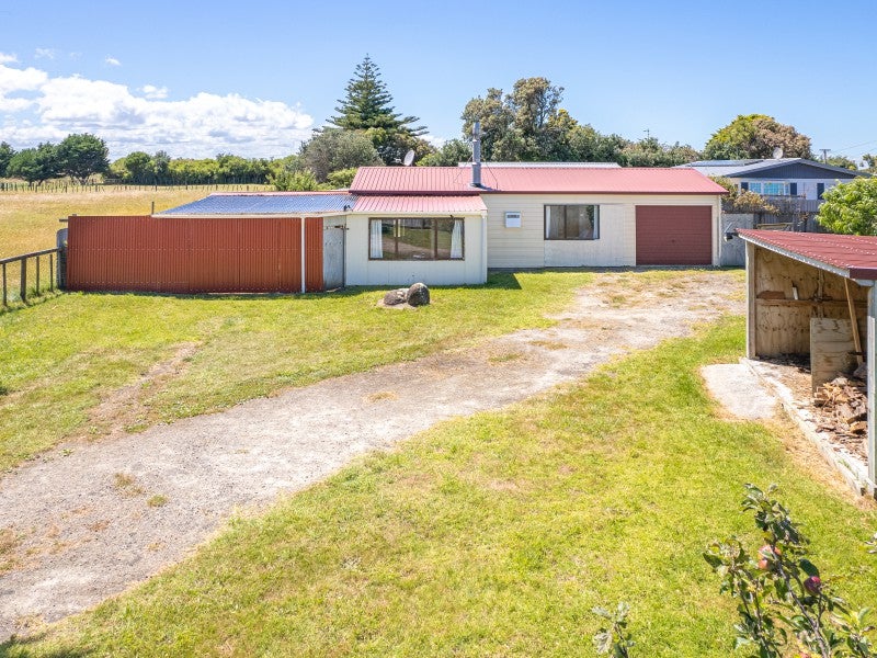 16 Waitai Street, Castlecliff, Whanganui - Carousel 1