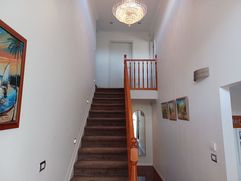 16 Borneo Drive, Fairview Heights, Auckland - Carousel 2