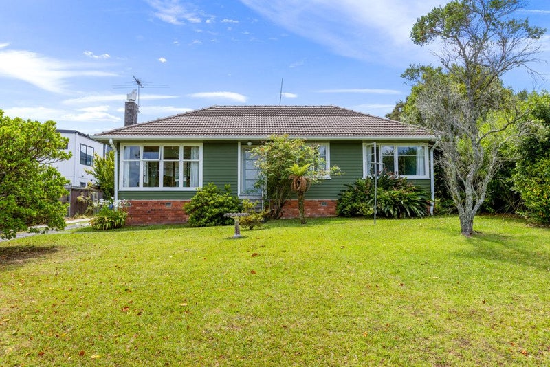 65 Kervil Avenue, Te Atatu Peninsula, Auckland - Carousel 1