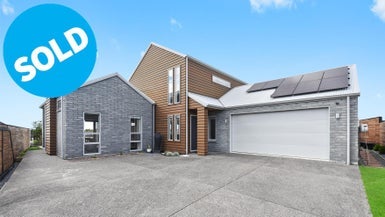 15 Kemble Place, Flagstaff, Hamilton - Carousel 1