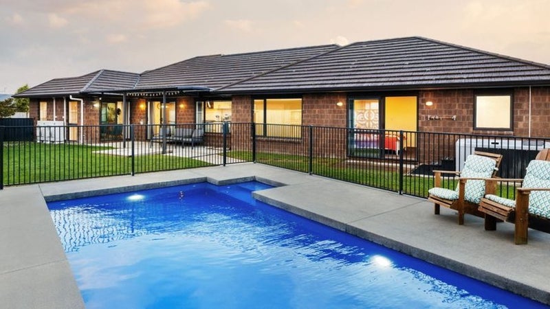 24 Sirius Crescent, Rototuna North, Hamilton - Carousel 1