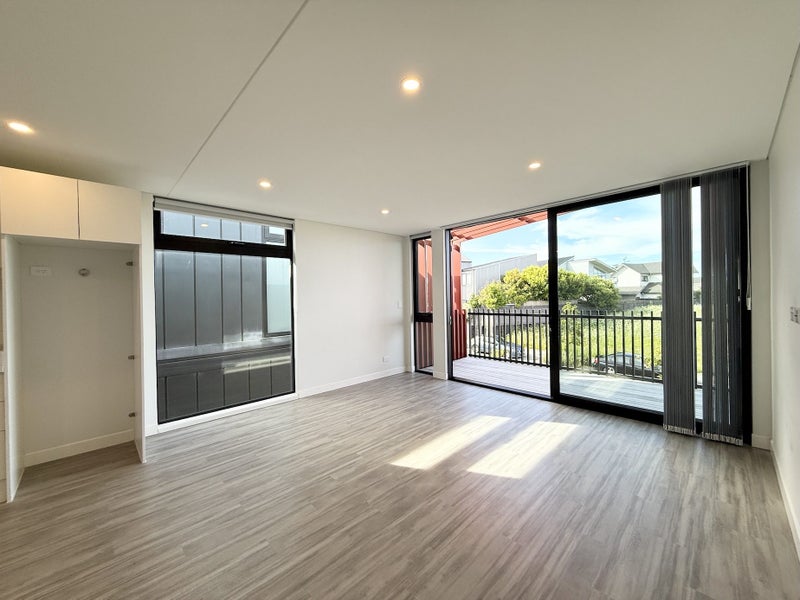 17 Nugget Avenue, Hobsonville, Auckland - Carousel 1