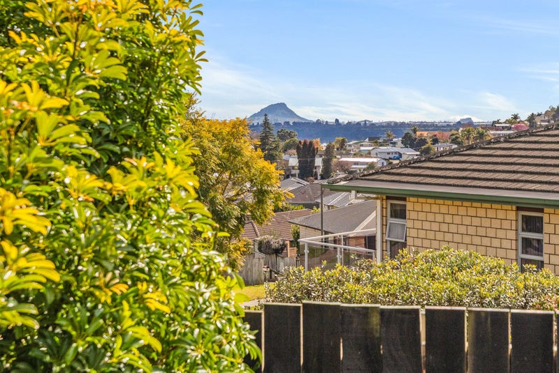 34 Waikite Road, Welcome Bay, Tauranga - Carousel 1