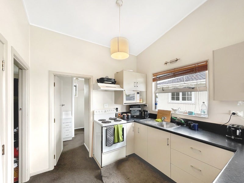681 Tay Street, Hawthorndale, Invercargill - Carousel 2