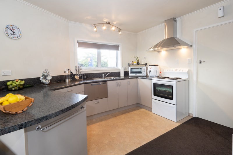 18 Connor Place, Netherby, Ashburton - Carousel 2