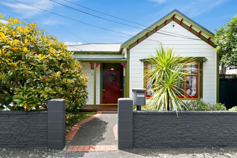 35 Adelaide Street, Petone, Lower Hutt - Carousel 1