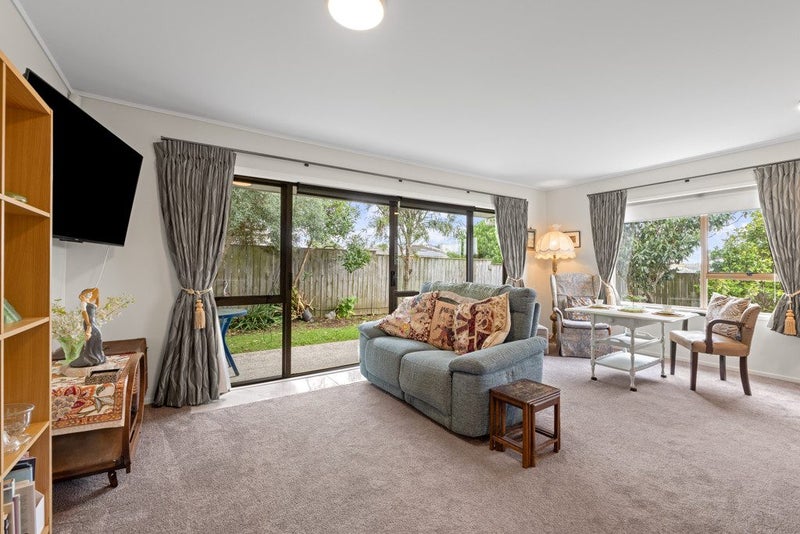 2/168 Pigeon Mountain Road, Half Moon Bay, Auckland - Carousel 2