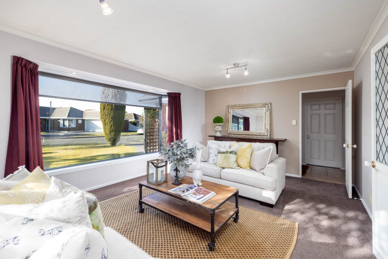 8 Mull Place, Broomfield, Christchurch - Carousel 2