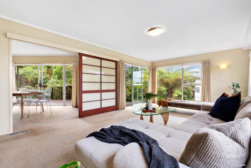 20 Calman Place, Chatswood, Auckland - Carousel 2