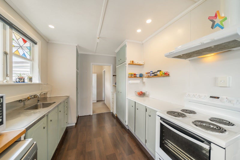 3/43 August Street, Stokes Valley, Lower Hutt - Carousel 2