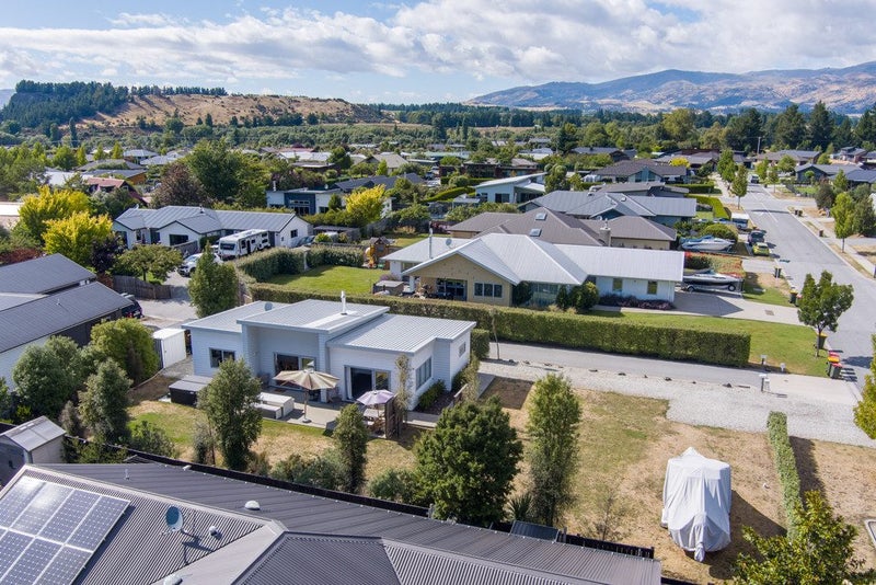 3 Finch Street, Albert Town, Wanaka - Carousel 1