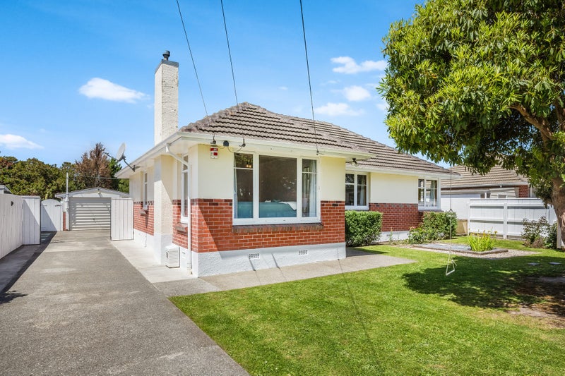 14 Charles Street, Clouston Park, Upper Hutt - Carousel 1