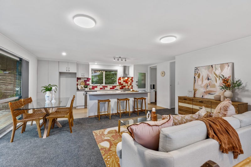 10 Beauchamp Drive, Massey, Auckland - Carousel 2