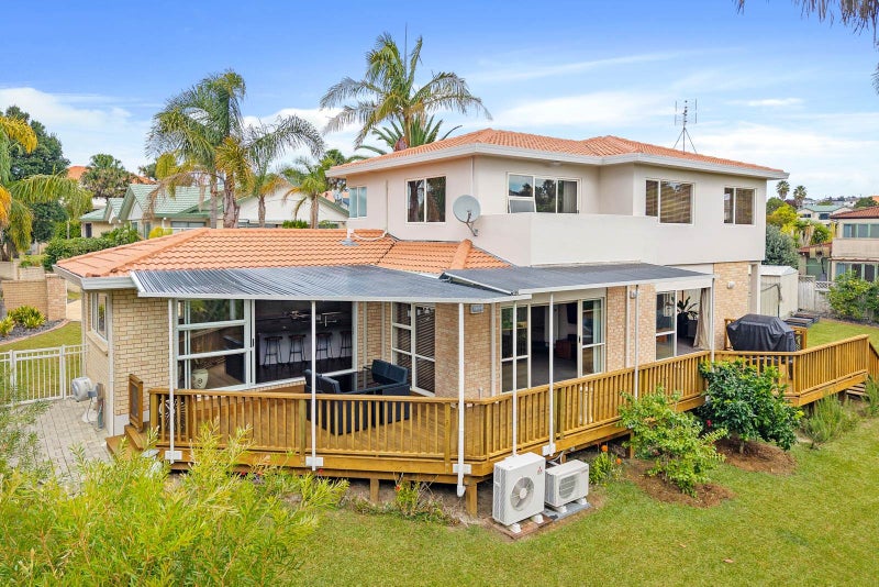 8 Seacrest Drive, West Harbour, Auckland - Carousel 2