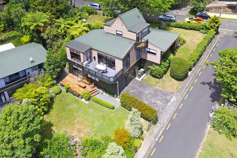 3 Chichester Drive, Pinehaven, Upper Hutt - Carousel 2