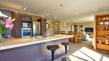 10 Erskine Street, Lake Hayes, Queenstown - Carousel 1