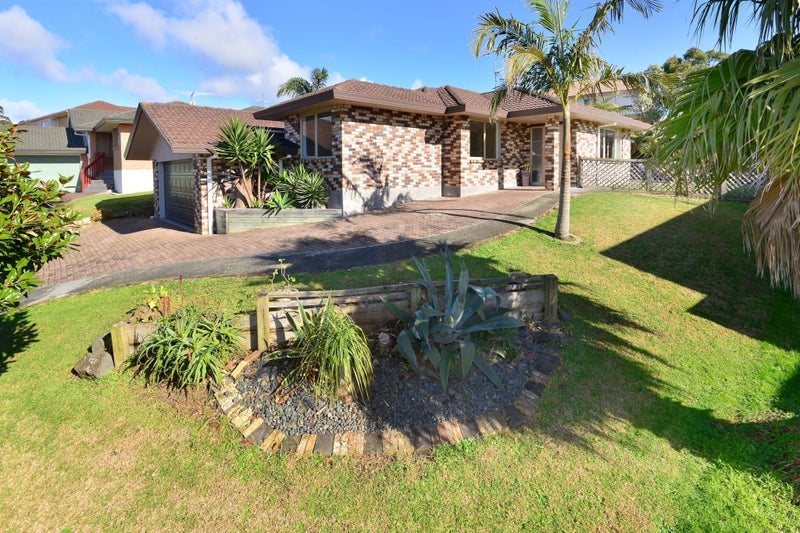 7 Egret Court, Unsworth Heights, Auckland - Carousel 2