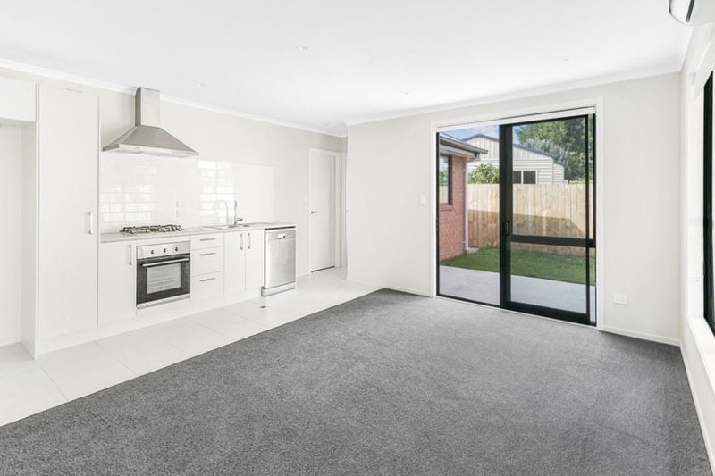 1/11 Matthews Crescent, Melville, Hamilton - Carousel 2