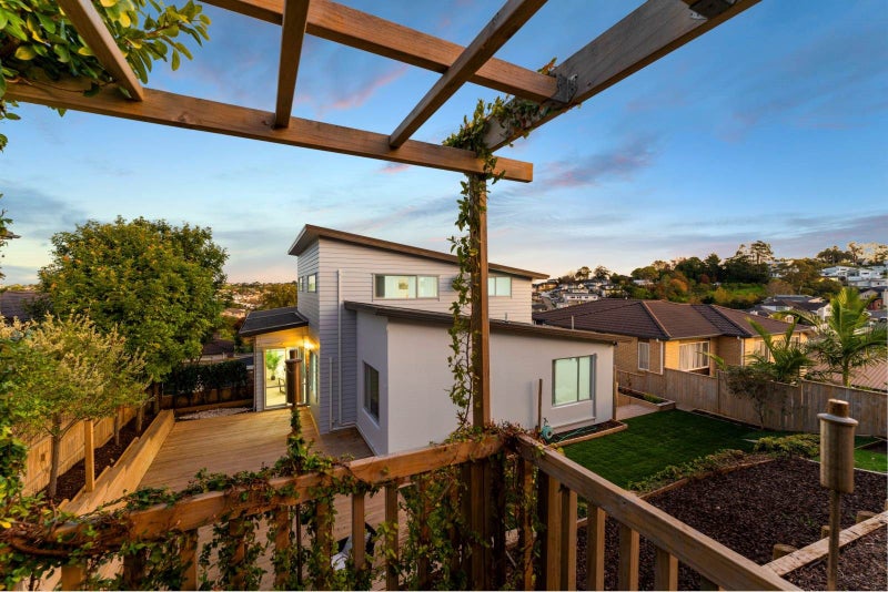 12 Bintulu Place, Fairview Heights, Auckland - Carousel 29