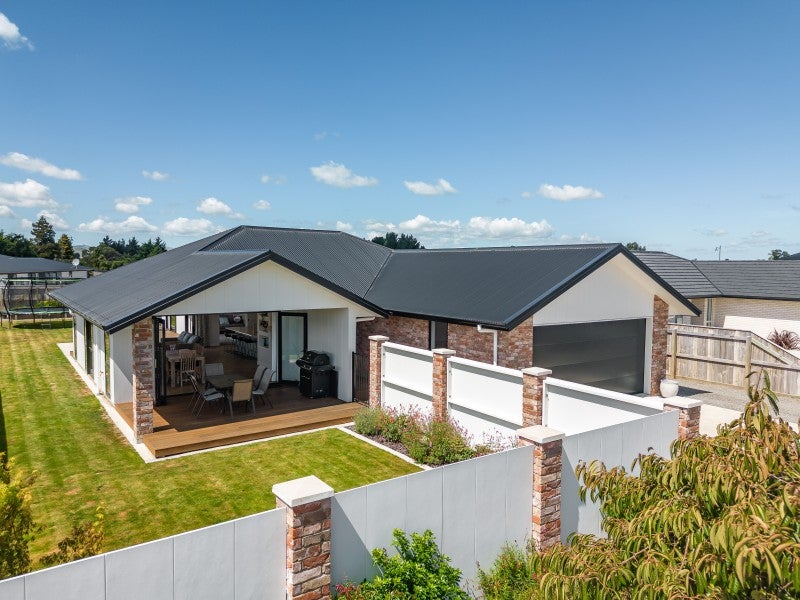 7 Tuatahi Avenue, Solway, Masterton - Carousel 1