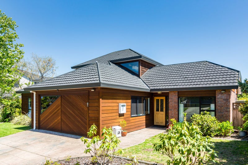 9 Clearwater Terrace, Brown Owl, Upper Hutt - Carousel 27