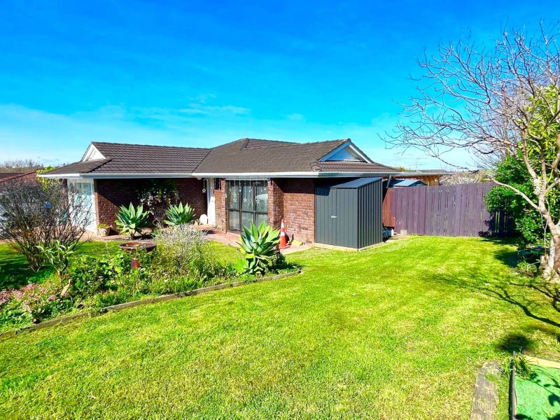 112 Mirrabooka Avenue, Botany Downs, Auckland - Carousel 1