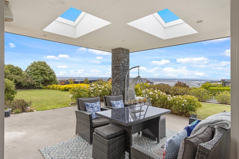 133 RAVENSDALE RISE, Westmorland, Christchurch - Carousel 2