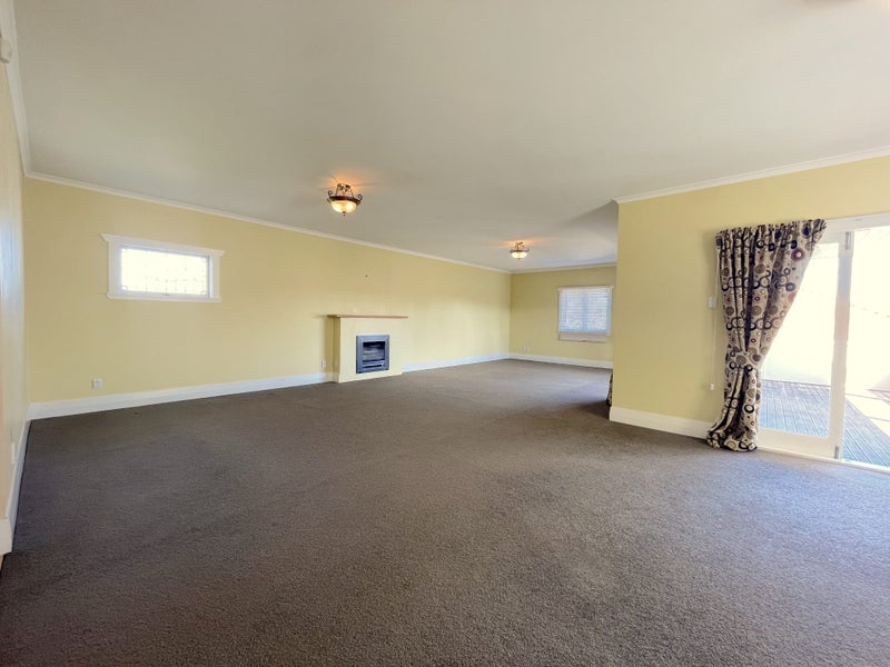 31 Kingsway Avenue, Sandringham, Auckland - Carousel 2