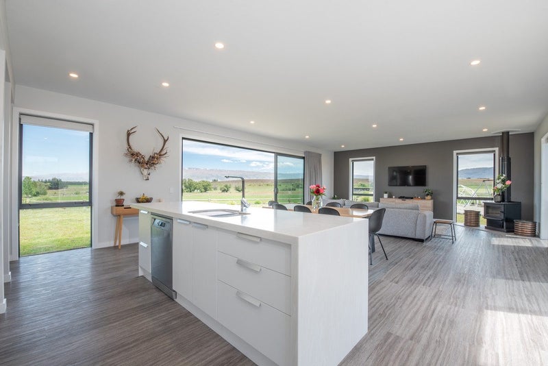 16 Leaning Rock Road, Springvale, Alexandra - Carousel 2