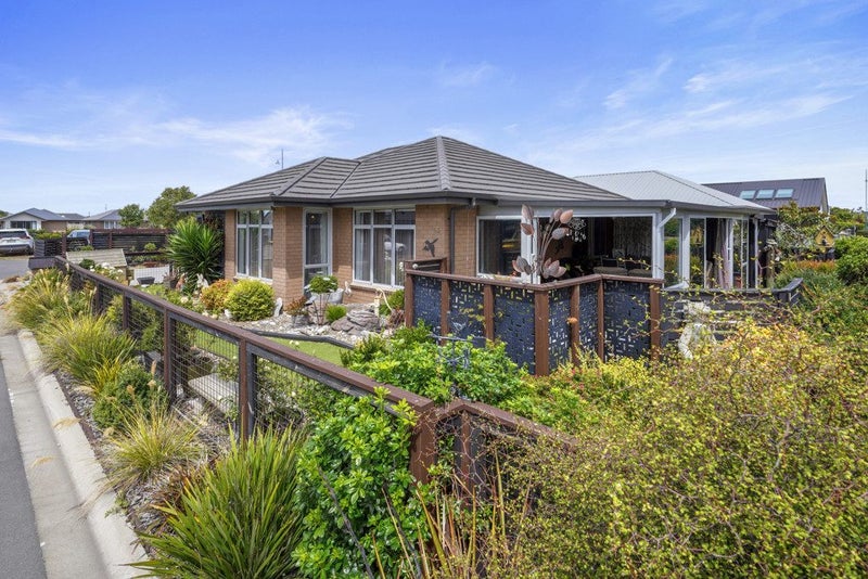 63 Mary Ellen Street, Pegasus, Pegasus - Carousel 1