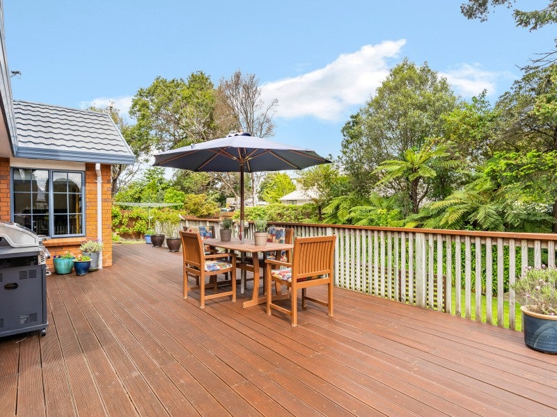 24 Mccarthy Grove, Clouston Park, Upper Hutt - Carousel 26