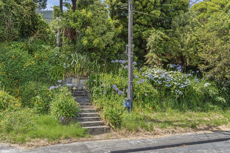 35 Queens Road, Glen Avon, New Plymouth - Carousel 2