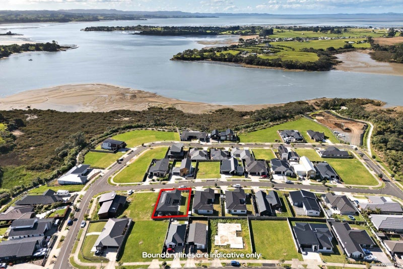 13 Otohikawa AVE, Glenbrook, Glenbrook - Carousel 2