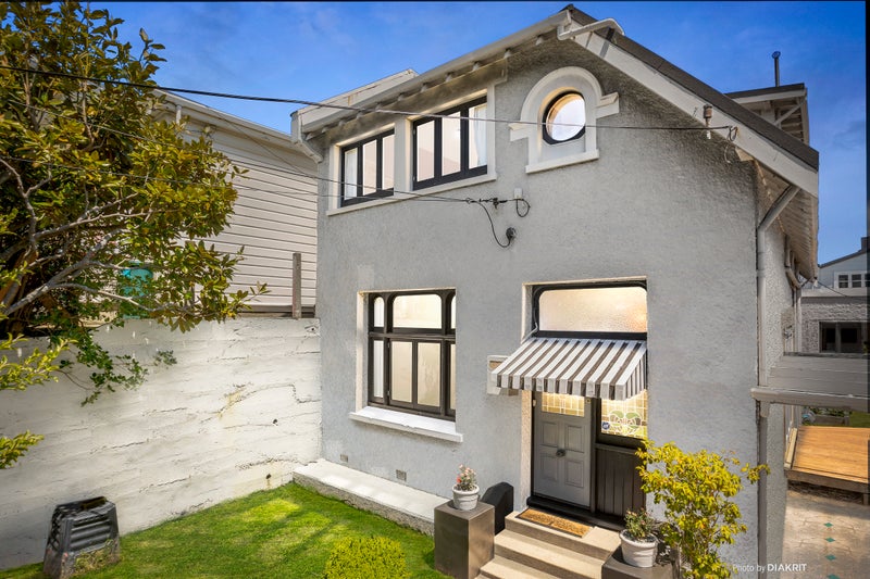 64 Russell Terrace, Berhampore, Wellington - Carousel 1