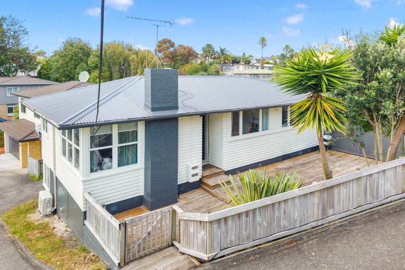 19 Kelwyn Road, Kelston, Auckland - Carousel 1