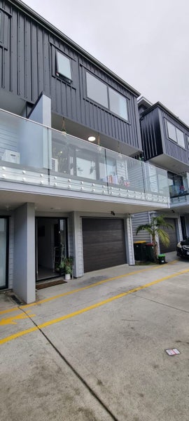 3/19 Kingdale Road, Henderson, Auckland - Carousel 16
