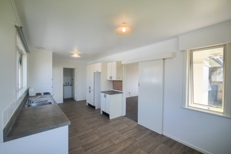 17 Carrington Avenue, Hillcrest, Hamilton - Carousel 2