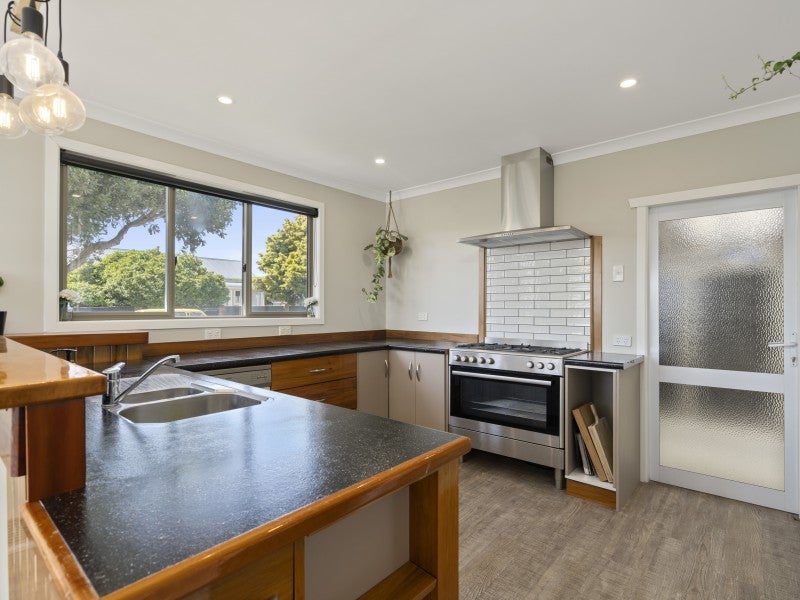 2 Drake Street, Vogeltown, New Plymouth - Carousel 2