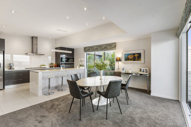 4A Beach Road, Castor Bay, Auckland - Carousel 1