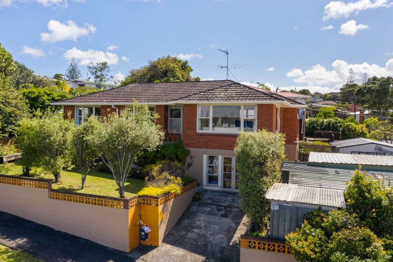 59 Rosamund Avenue, New Windsor, Auckland - Carousel 1