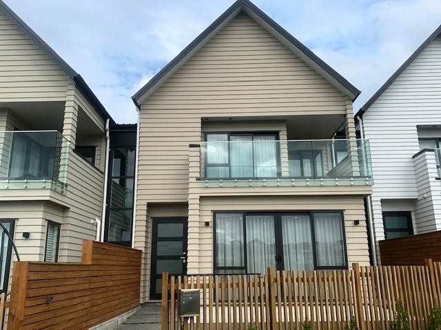 8 Arran Point Parade, Orewa, Orewa - Carousel 2